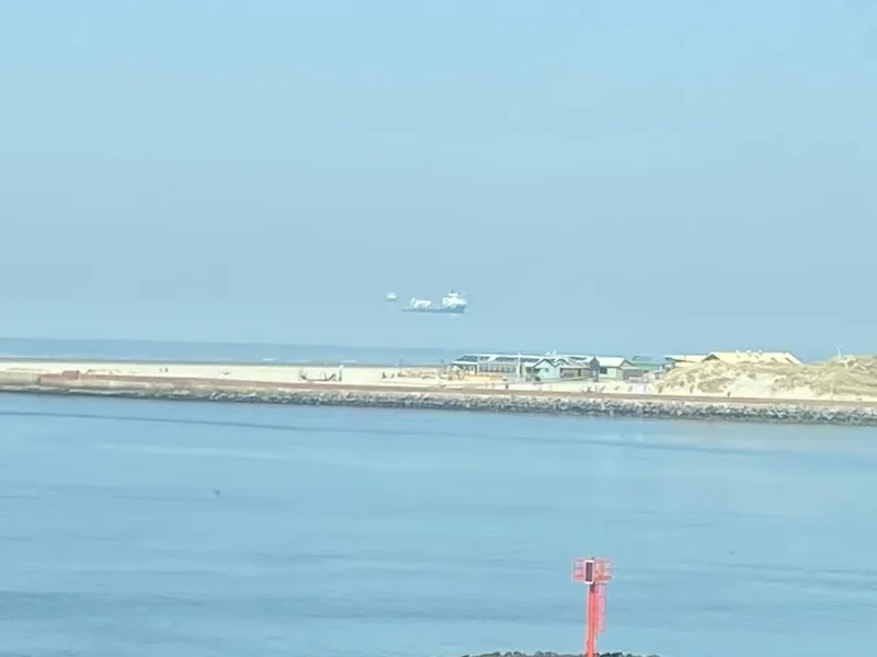 Hình Fata Morgana hiếm thấy ở trên biển